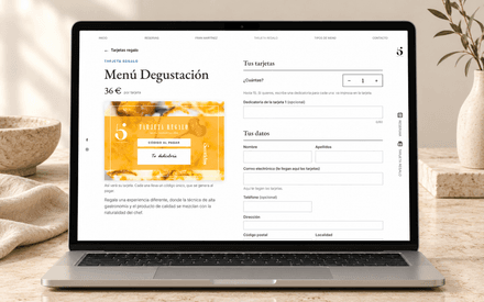 Formulario de compra y personalización de la tarjeta regalo Menú Degustación de 5 Sentidos