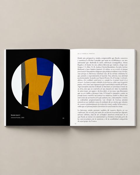 Doble página del libro sobre Gerardo Rueda con el boceto del óculo 2 y la composición del texto.